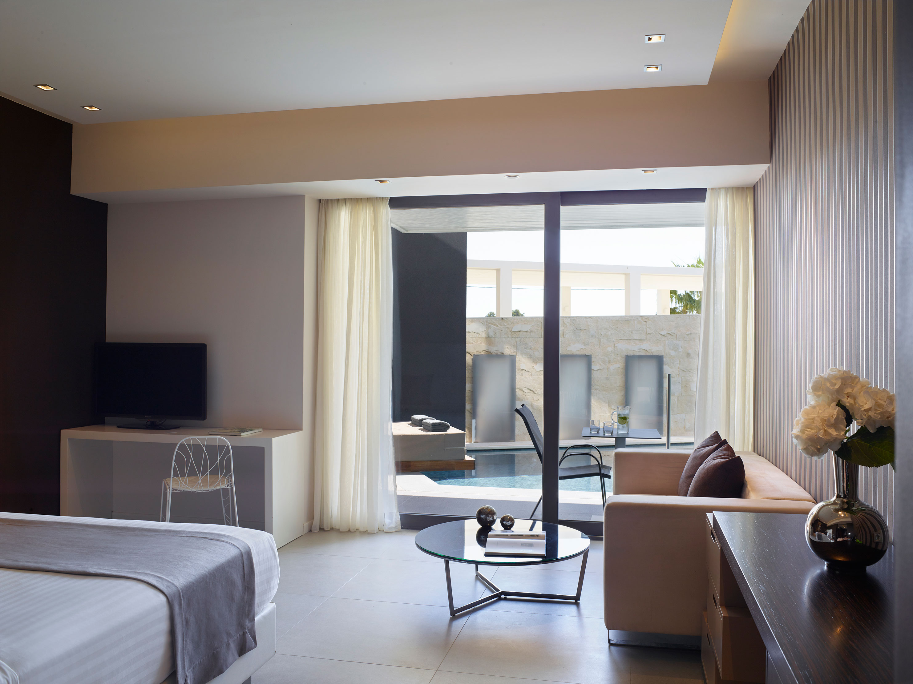 POOL SIGNATURE SUITE