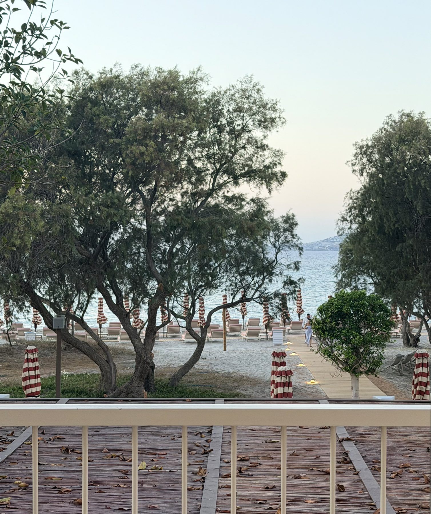 AKROTIRI SUITE