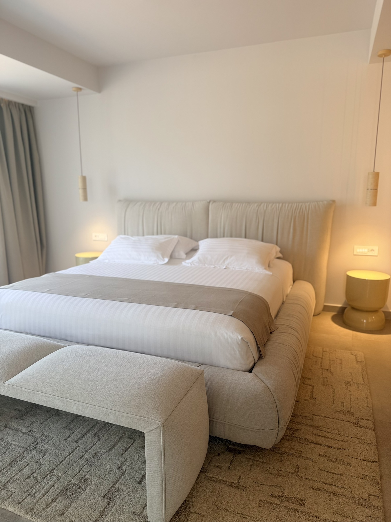 AKROTIRI SIGNATURE SUITE