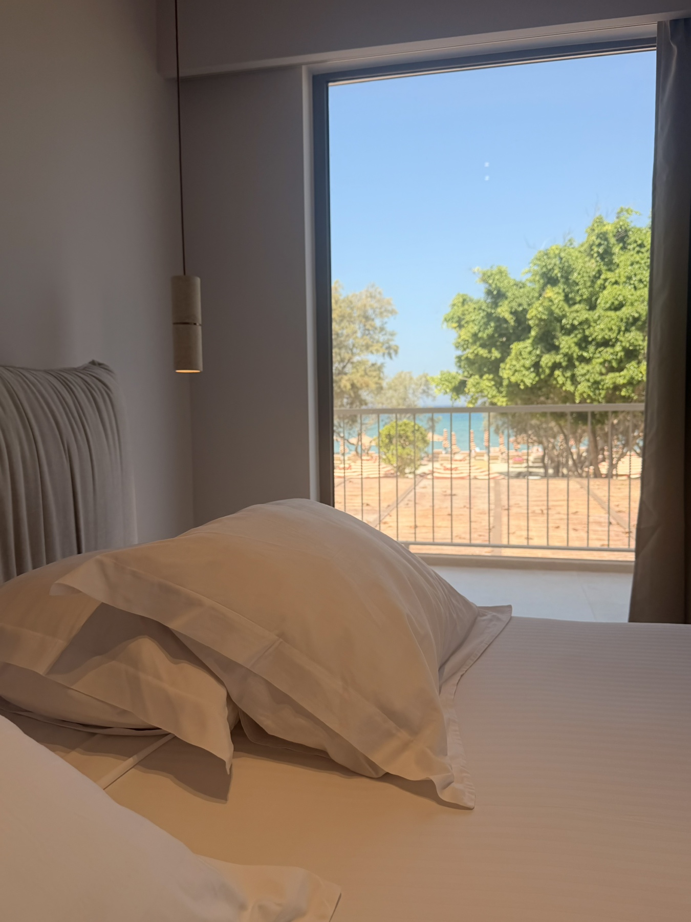 AKROTIRI SUITE